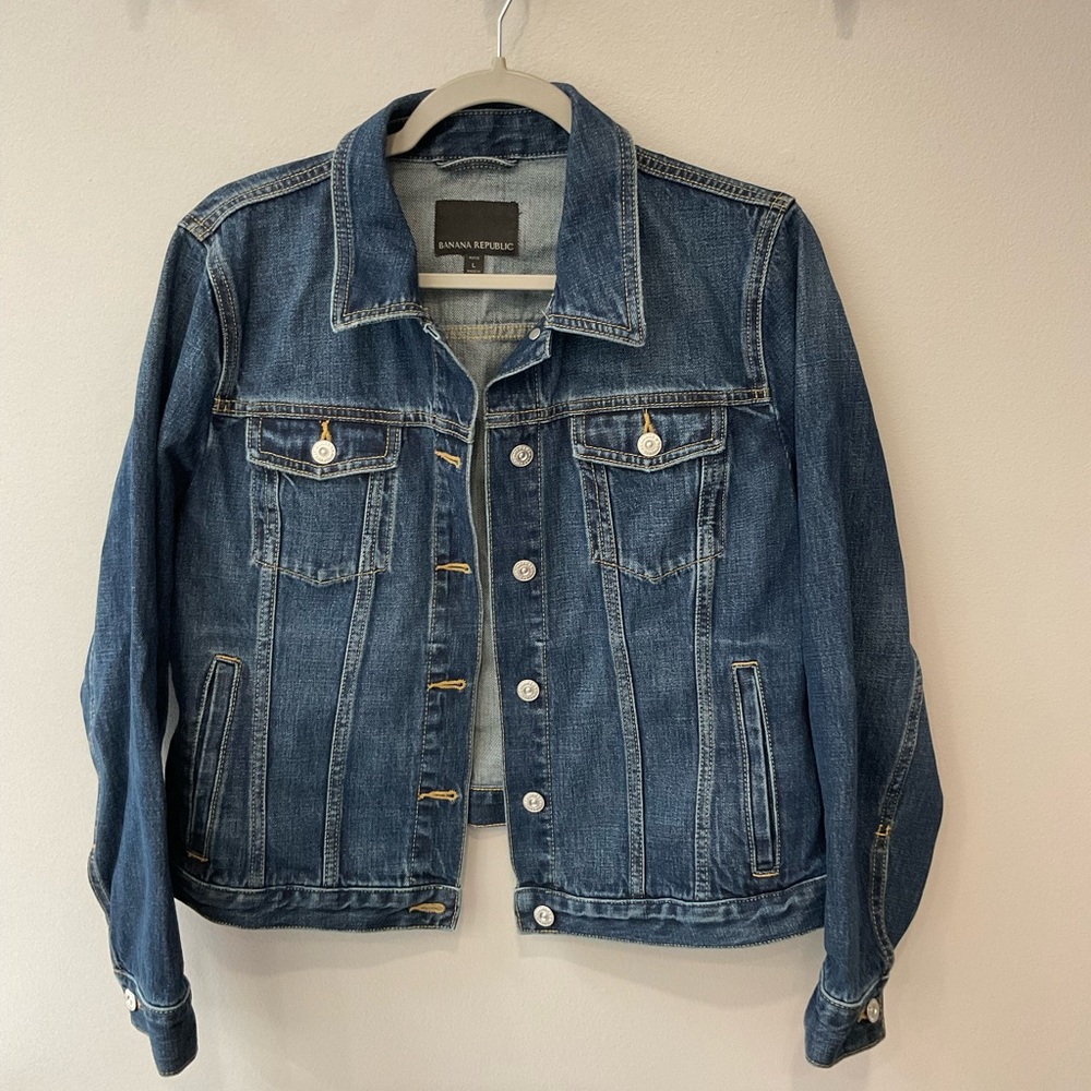 Banana Republic Denim Trucker Jacket.  LP.  Medium wash